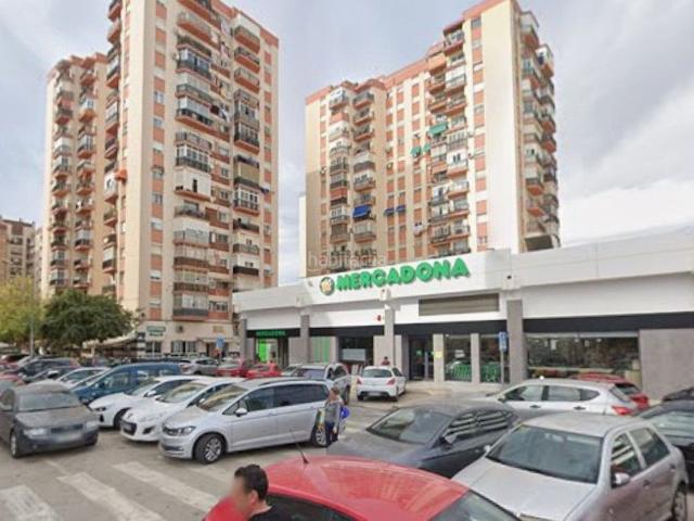 Piso en venta en Málaga, Puerta Blanca. PISO EN VENTA EN PUERTA BLANCA CON 3 DORMITORIOS. Pisos.