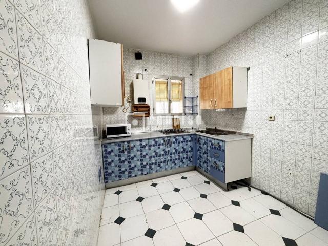 Piso en venta en Málaga, Santa Cristina San Rafael. PISO EN VENTA BAJO IDEAL PARA INVERSIÓN. Pisos.