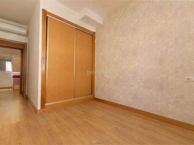 Piso en venta en Málaga, San Alberto La Alcubilla Florisol. Amplio y Luminoso Piso con trastero en Granja Suárez, Málaga 215.000. Pisos.