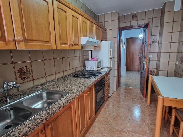 Piso en venta en Málaga, Suárez. OPORTUNIDAD UNICA VIVIENDA DE 4 DORMITORIOS CON GARAJE. Pisos.