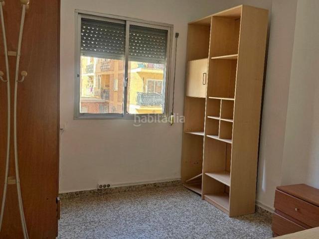 Piso en venta en Málaga, Suárez. Piso de 3 habitaciones para reformar en Camino de Suárez Martínez de la Rosa. Pisos.