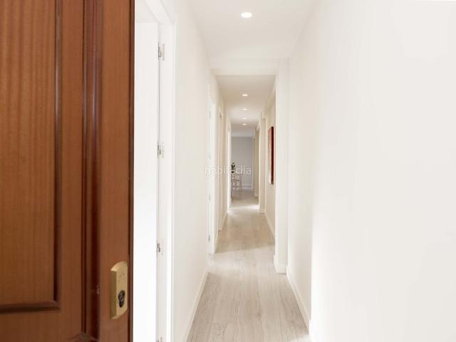 Piso en venta en Málaga, Suárez. Venta de piso reformado a estrenar en Suarez. Pisos.