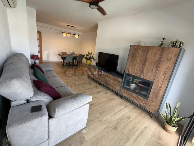 Piso en venta en Malgrat de Mar. Amplio piso de 105 m² con 3 habitaciones, 2 baños y parking opcional en una de las mejores zonas de Malgrat de Mar. Pisos Malgrat de.