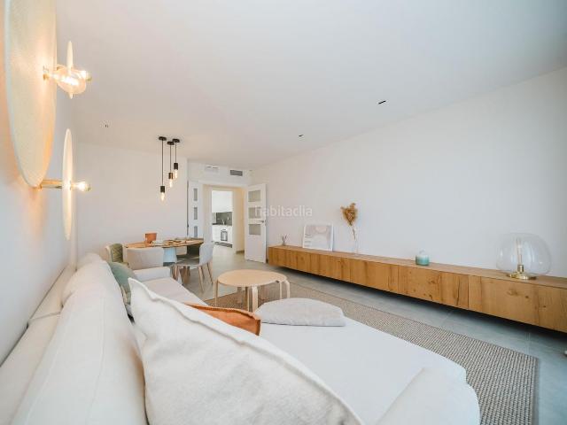 Piso en venta en Manga del Mar Menor La, Tomás Maestre. APARTAMENTO en PRIMERA LINEA DEL MAR en LA MANGAVIVIENDA Ref GM001ND1 DORMITORIO1 BANtildeOTERRAZAPISCINA COMUNITARIAVISTAS AL M. Pisos.
