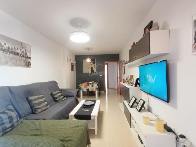 Piso en venta en Manilva, San Luis de Sabinillas. Exclusiva vivienda en Urbanización Puerta del Mar Garaje y trastero incluidos. Pisos.