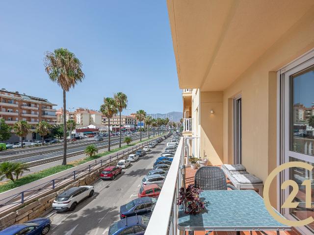 Piso en venta en Manilva, San Luis de Sabinillas. ¡OPORTUNIDAD DE INVERSIÓN JUNTO AL MAR!. Pisos.