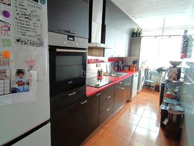 Piso en venta en Manlleu. Pis de 4 habitacions a Manlleu. Pisos.
