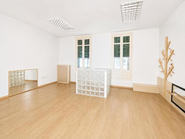 Piso en venta en Manresa, Centre Passeig i Rodalies. GRAN OPORTUNITAT A MANRESA 251 m2 EN PLANTA BAIXA AMB MÚLTIPLES POSSIBILITATS. Pisos.