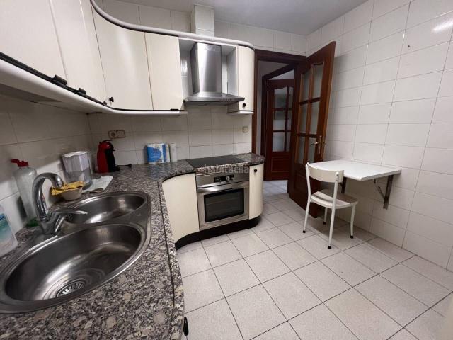 Piso en venta en Manresa, Centre Passeig i Rodalies. Piso de cuatro habitaciones en venta en el centro de Manresa. Pisos.