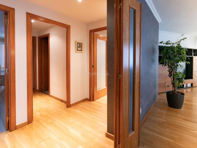 Piso en venta en Manresa, Plaça Catalunya. ¡Excelente oportunidad en el corazón de Manresa!. Pisos.