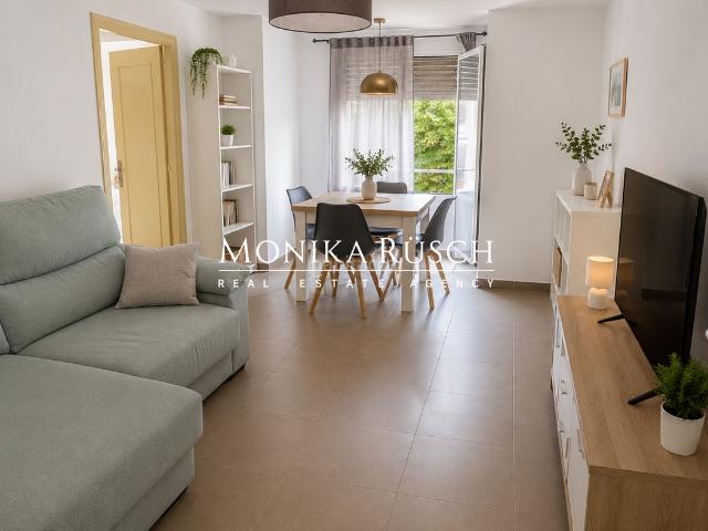 Piso en venta en Masnou El, Centre. Piso en venta en el Maresme de 85m2 construidos, 3 habitaciones y un baño. Pisos Masnou.