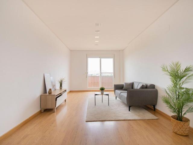 Piso en venta en Massalfassar. Gran Piso en Massalfasar con 2 plazas de Garaje y trastero. Pisos.