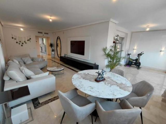 Piso en venta en Marbella, Marbella