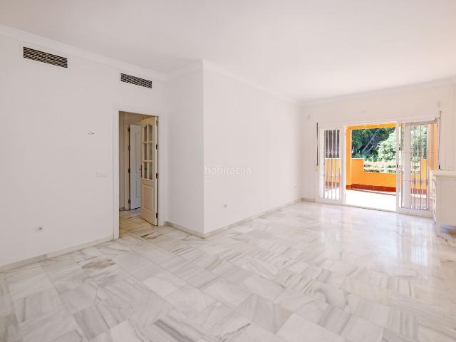 Piso en venta en Marbella, Marbesa. Apartamento en Carib Playa, Marbella. Pisos.
