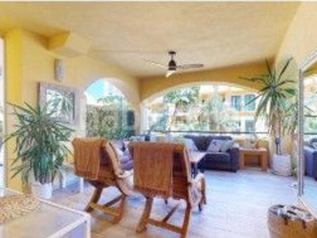 Piso en venta en Marbella, Nueva Alcántara. Espectacular piso reformado en Nueva Alcántara Licencia Turística e inversión garantizada junto a la playa. Pisos.