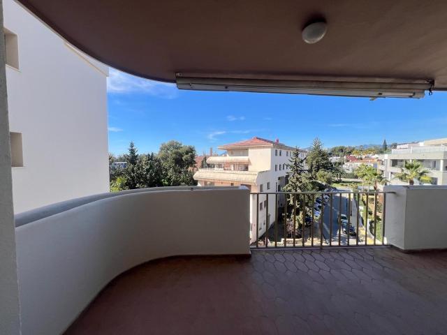 Piso en venta en Marbella, Nueva Andalucía centro. Buscas un estilo de vida exclusivo en una de las mejores zonas de Marbella?. Pisos.