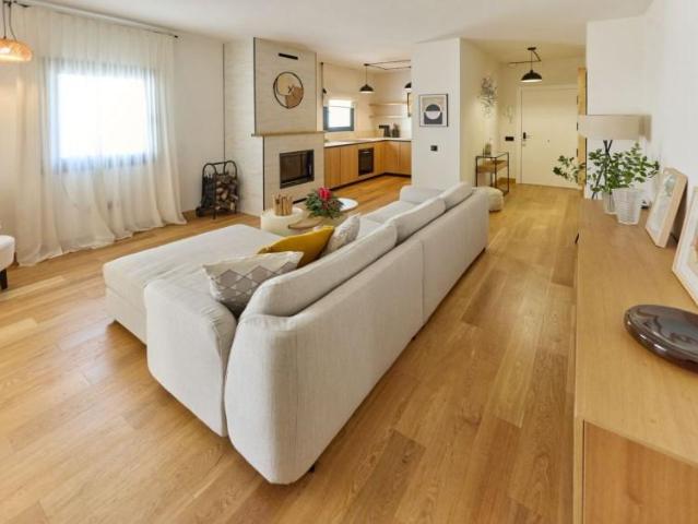 Piso en venta en Marbella, Nueva Andalucia Rodeo Alto