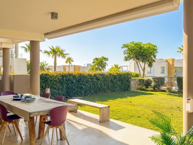Piso en venta en Marbella, Cabopino Artola. Pisos.