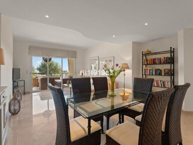 Piso en venta en Marbella, Elviria. Pisos.
