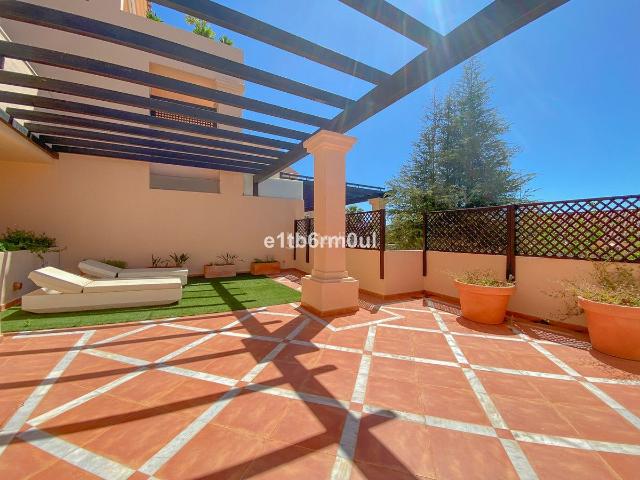 Piso en venta en Marbella, Las Brisas. Pisos.