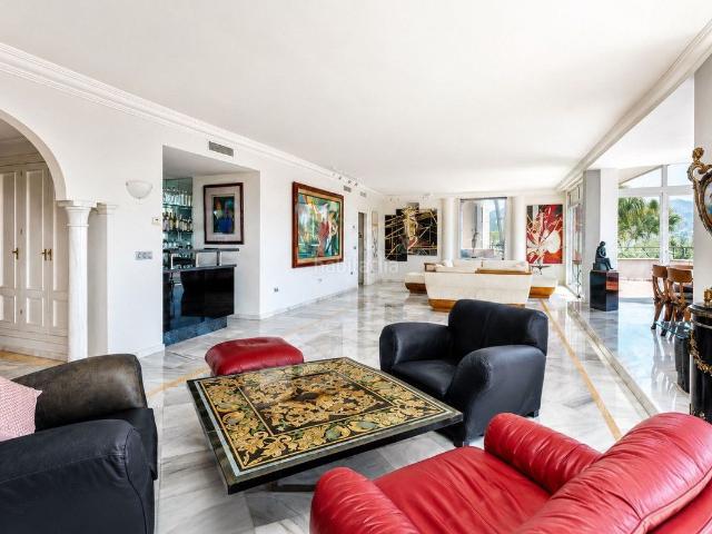 Piso en venta en Marbella, Las Brisas. Pisos.