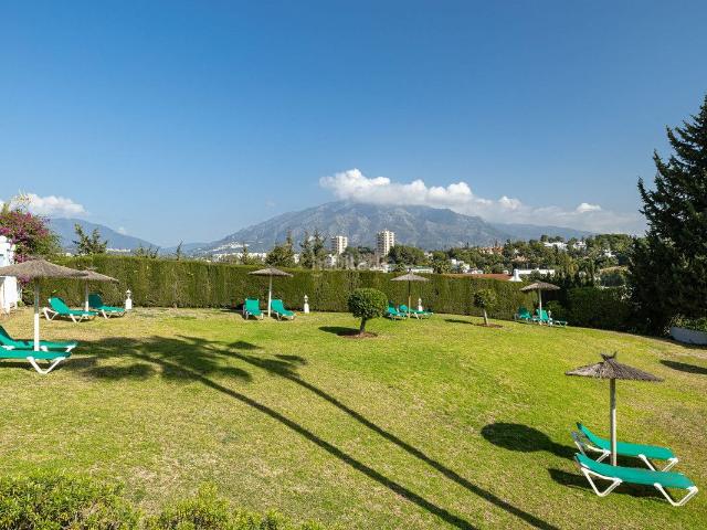 Piso en venta en Marbella, Las Brisas. Pisos.