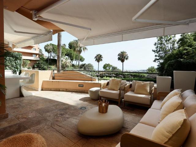 Piso en venta en Marbella, Las Brisas. Pisos.