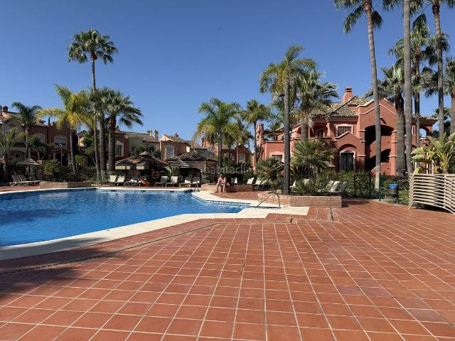 Piso en venta en Marbella, Las Brisas. Pisos.
