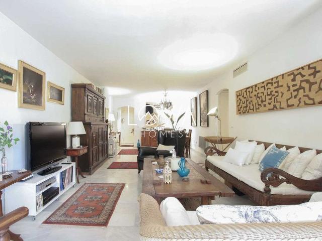 Piso en venta en Marbella, Lomas de Marbella Club. APARTAMENTO EN URBANIZACION LOMAS DE MARBELLA CLUB. Pisos.