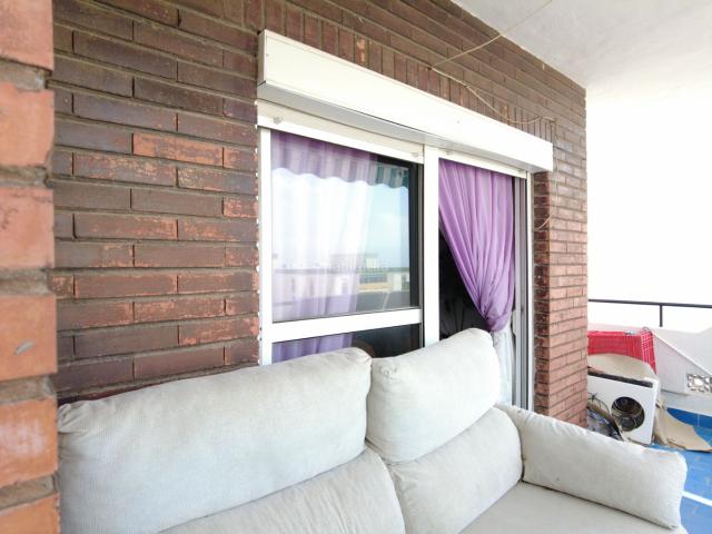 Piso en venta en Marbella, Los Jardines de Marbella La Ermita. Luminosidad, altura y vistas al mar en una de las mejores zonas de Marbella. Pisos.