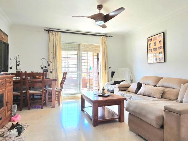 Piso en venta en Marbella, Los Jardines de Marbella La Ermita. Piso con fantástica ubicación en Marbella. Pisos.
