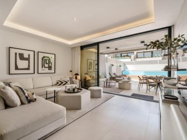 Piso en venta en Marbella, Puerto Banus