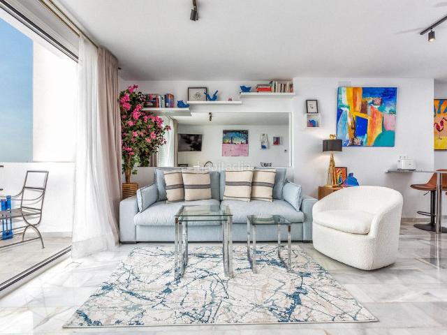 Piso en venta en Marbella, Puerto Banús. Pisos.