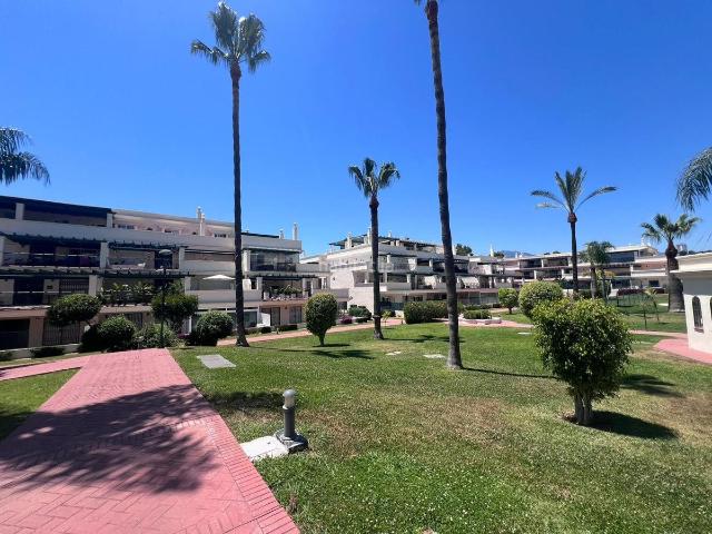 Piso en venta en Marbella, Puerto Banús. Pisos.