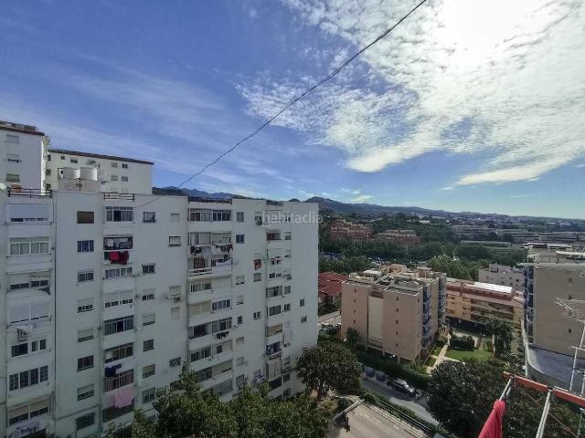 Piso en venta en Marbella, Plaza de Toros. Piso de 2 dormitorios ideal como inversión o para alquilar 5º planta sin ascensor. Pisos.