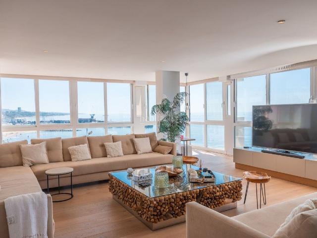 Piso en venta en Marbella, Ricardo Soriano. Exclusivo Apartamento de 4 Dormitorios con Vistas al Mar en Marbella Centro Magnífica oportunidad de adquirir una amplia vivienda. Pisos.