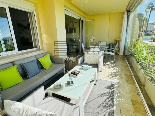 Piso en venta en Marbella, Romana Playa. Piso en venta en primera linea de playa en Club del Agua, Elviria de Marbella. Pisos.