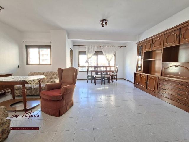 Piso en Venta en Maria Auxiliadora Barriada de Llera