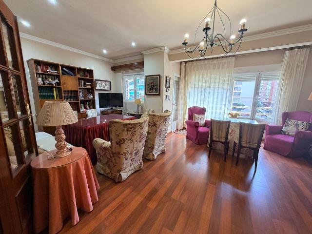 Piso en Venta en Maria Auxiliadora Barriada de Llera