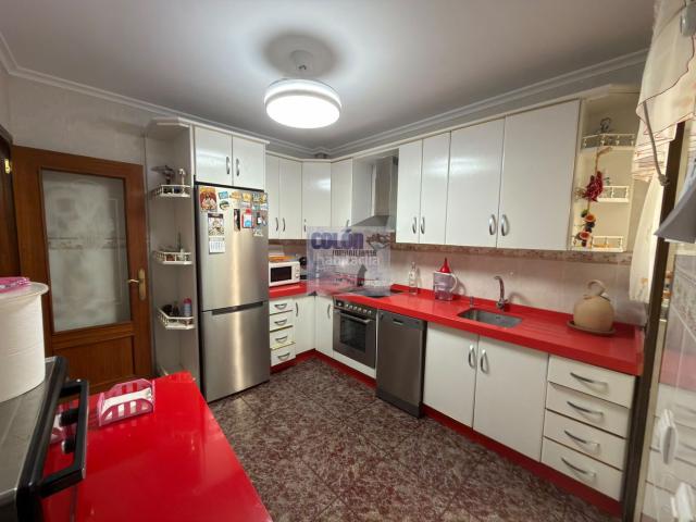 Piso en venta en Martos. ? SE VENDE GRAN PISO DE 120m2, CON GRAN TERRAZA, PATIO Y TRASTERO ? EN ZONA LLANETE, POR SÓLO 118.000 NEGOCIABLES!. Pisos.