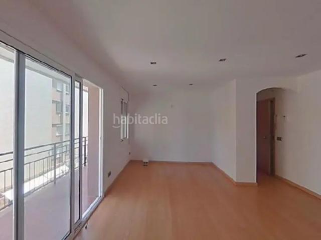 Piso en venta en Martorell. Martorell, Barcelona. EN RENTABILIDAD se vende alquilado, no se puede visitar ni hipotecar. Pisos.