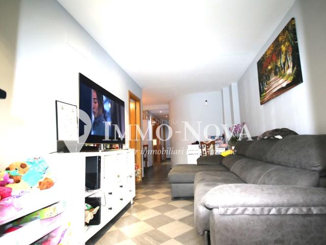 Piso en venta en Mataró, Centre. Luminoso piso de 2 habitaciones en pleno centro de Mataró. Pisos.