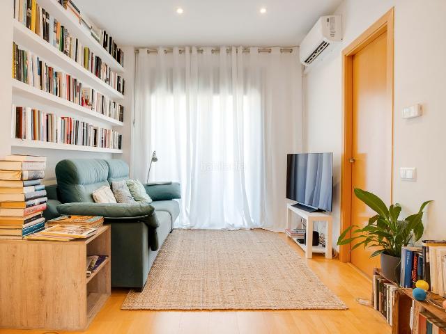 Piso en venta en Mataró, Centre. Pis amb balcó i terrassa al centre de Mataró. Pisos.