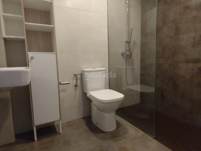 Piso en venta en Mataró, Centre. Piso con terraza en el centro de Mataró, reformado y listo para entrar a vivir. Pisos.