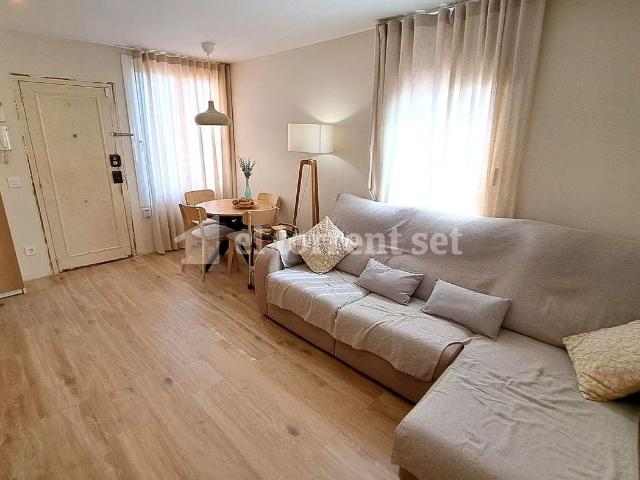 Piso en venta en Mataró, Centre. PISO REFORMADO JUNTO A LA PLAYA DE MATARÓ. Pisos.