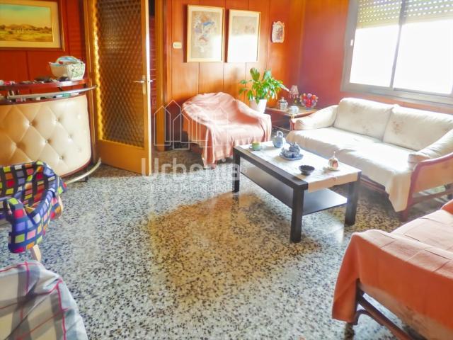 Piso en venta en Mataró, Cerdanyola Nord. Piso en Mataró con entrada independiente y espacio polivalente de 116 m a pie de calle. Pisos.