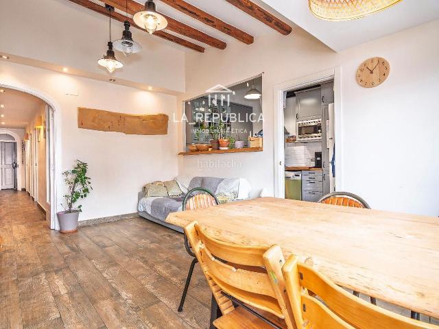 Piso en venta en Mataró, Cerdanyola Nord. Piso reformado con mucho encanto. Pisos.