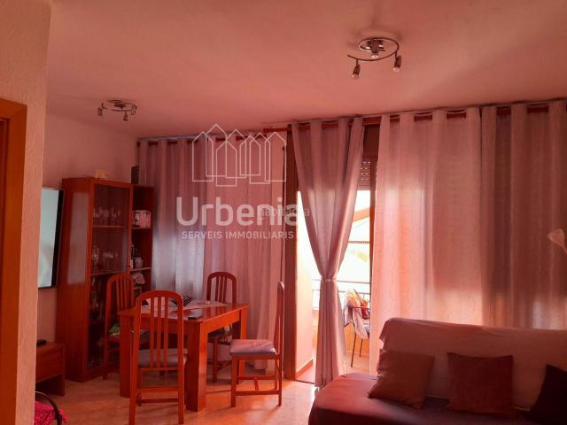 Piso en venta en Mataró, Cerdanyola Sud. Oportunidad de inversión Piso alquilado en venta en Cerdanyola, Mataró. Pisos.