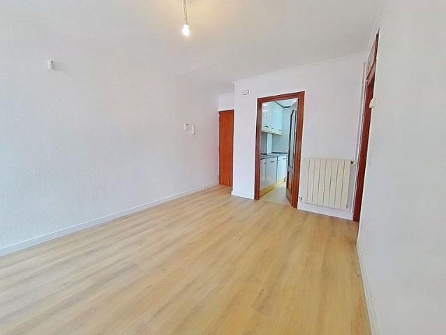 Piso en venta en Mataró, de 56 m² 3 habitaciones por 143.000