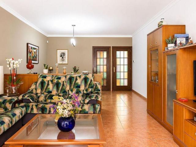 Piso en venta en Mataró, de 150 m² 5 habitaciones por 390.000